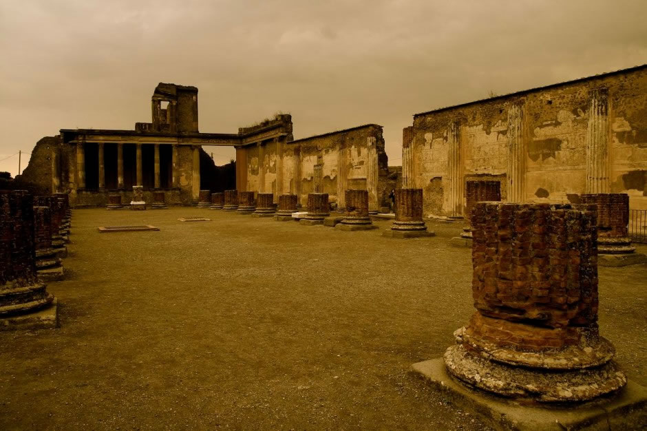 Pompeii-Pompei-Italy-940x626