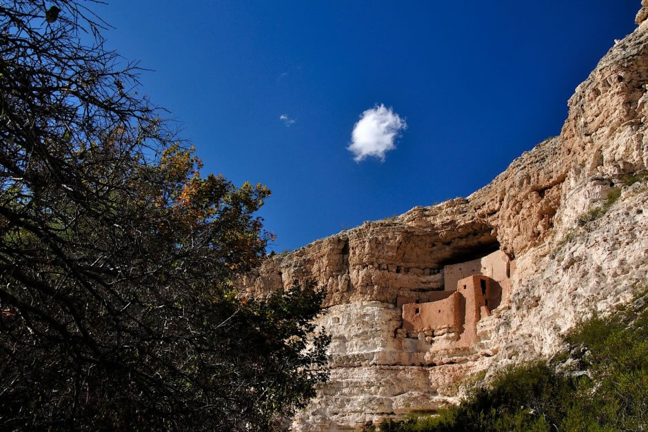 Montezuma-Castle-National-Monument-940x626