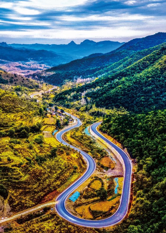 太行一号旅游公路陵川段被评为全国“我家门口那条路—最具人气的路”。陵川县融媒体中心供图