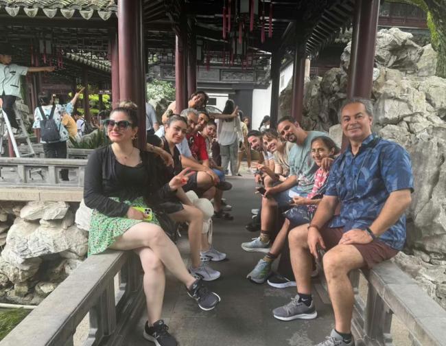 上海至伊朗旅游团分批回国