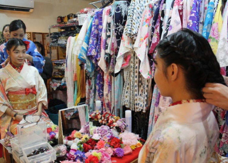 许多和服体验店都有提供妆发打理方案