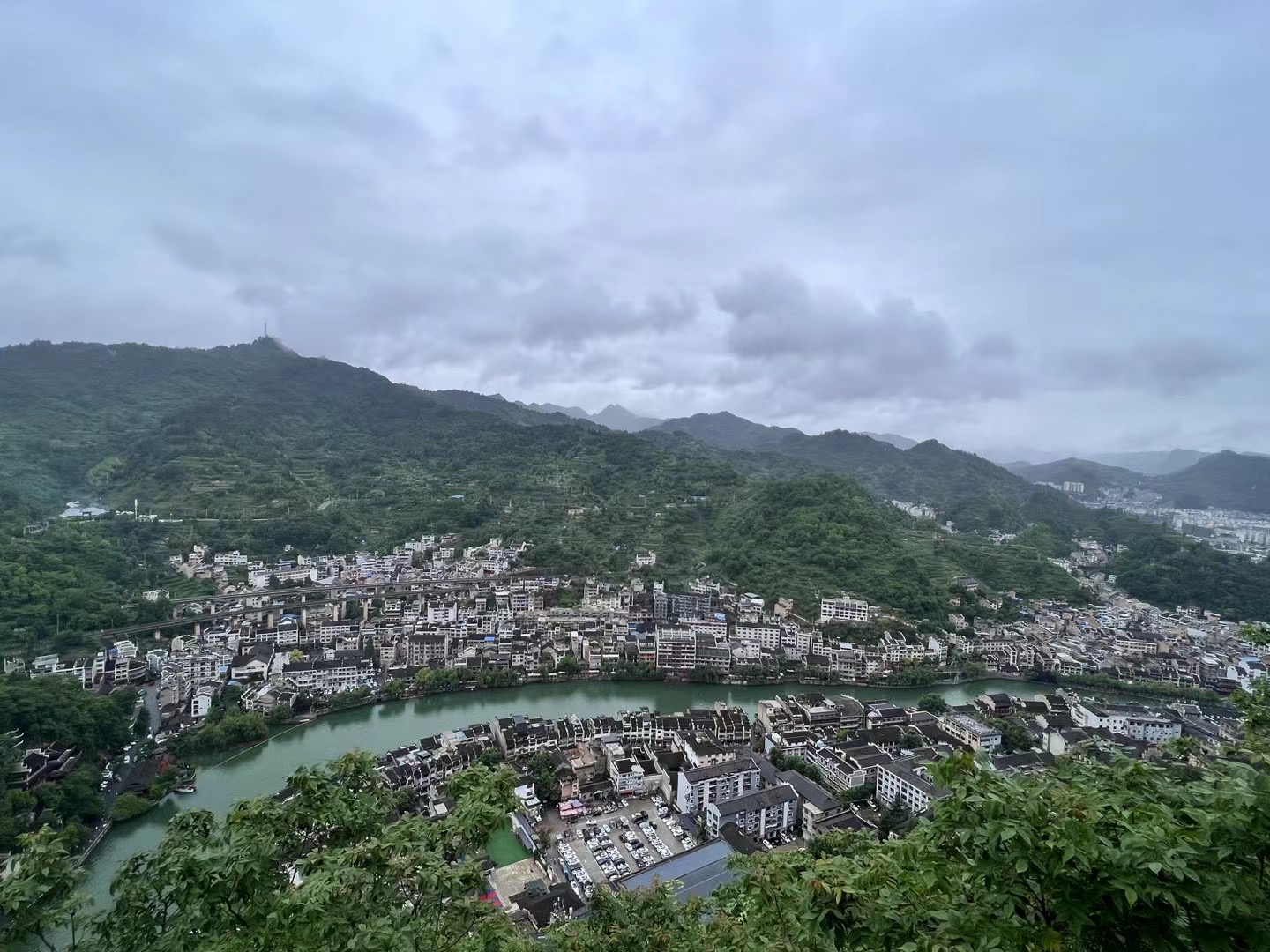 石屏山俯瞰镇远古城