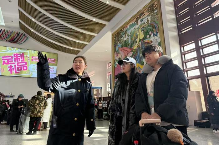 延吉西站推出高铁“妈妈团”服务(央广网发 沈阳铁路供图)
